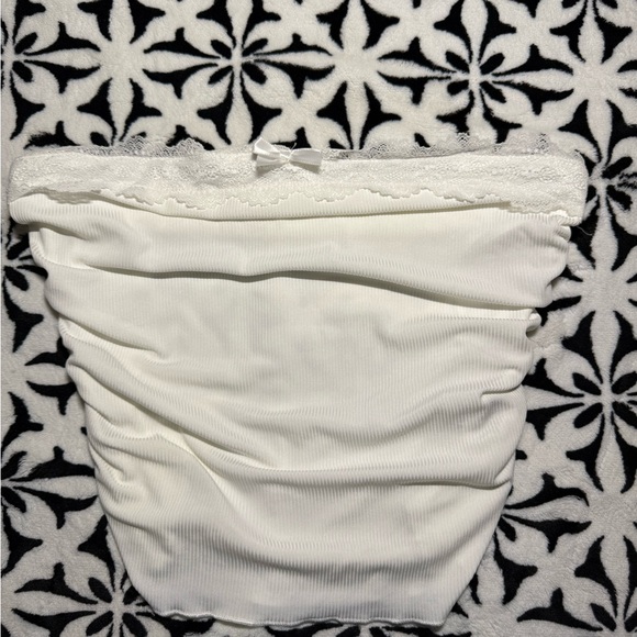 Elegant Black and White Lace Trim tube top Set - Picture 4 of 6